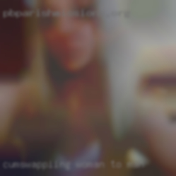 Cumswappiing woman to man.